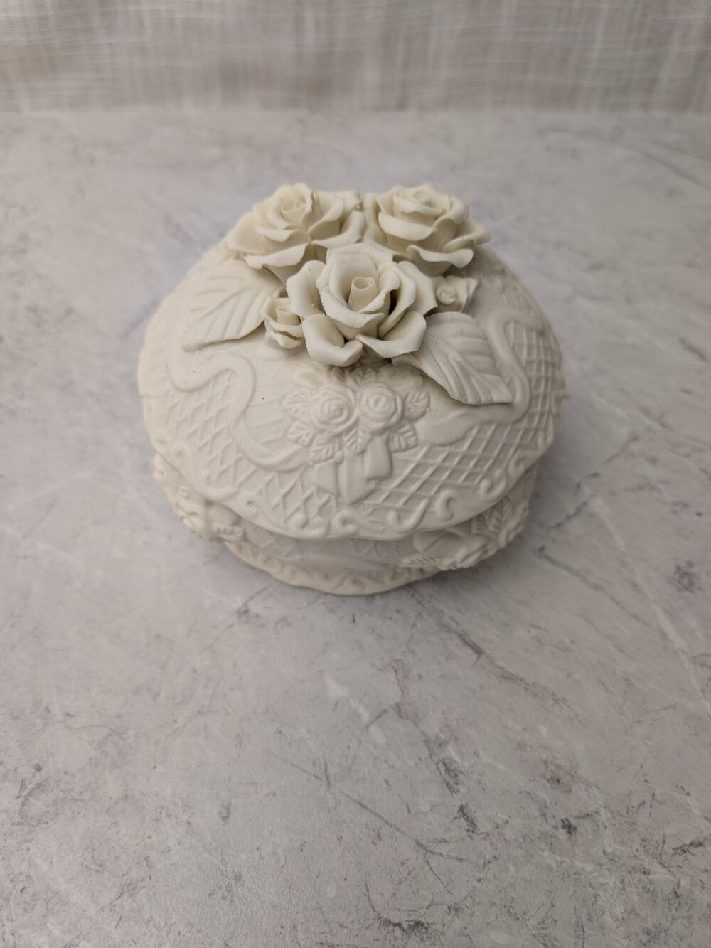 Ceramic Lidded Trinket Bowl with Sculped Roses